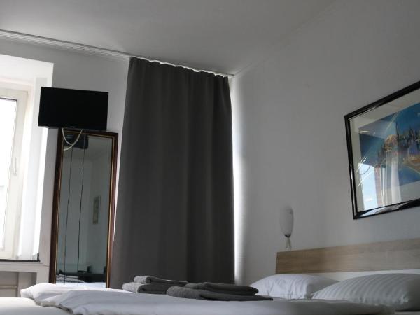 Hotel Berliner Hof : photo 5 de la chambre chambre double ou lits jumeaux supérieure