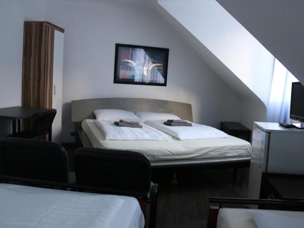 Hotel Berliner Hof : photo 2 de la chambre chambre deluxe avec 2 lits queen-size