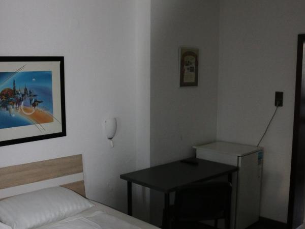 Hotel Berliner Hof : photo 6 de la chambre chambre double ou lits jumeaux supérieure