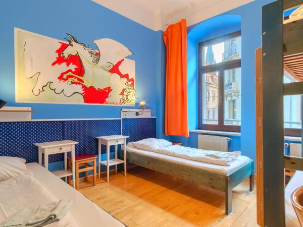 Hostel Mondpalast : photo 2 de la chambre chambre quadruple avec douche