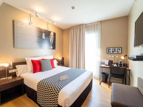 Hotel Zinema7 : photo 5 de la chambre hébergement avec petite terrasse