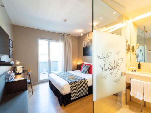 Hotel Zinema7 : photo 7 de la chambre hébergement avec petite terrasse