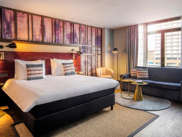 Hotel Indigo Brussels - City, an IHG Hotel : photo 2 de la chambre chambre lit king-size avec canapé-lit