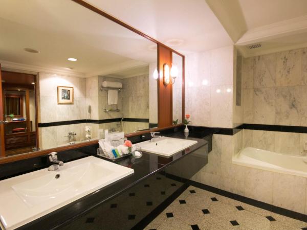 Golden Tulip Sovereign Hotel Bangkok : photo 1 de la chambre suite junior lit king-size