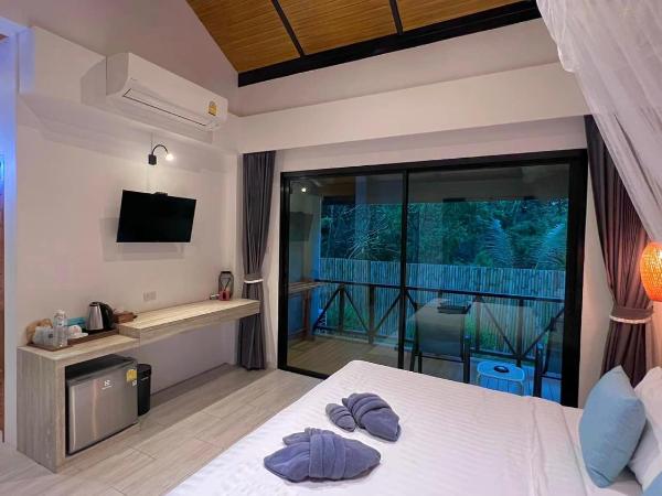 The Mantra Navi : photo 5 de la chambre chambre double deluxe avec balcon