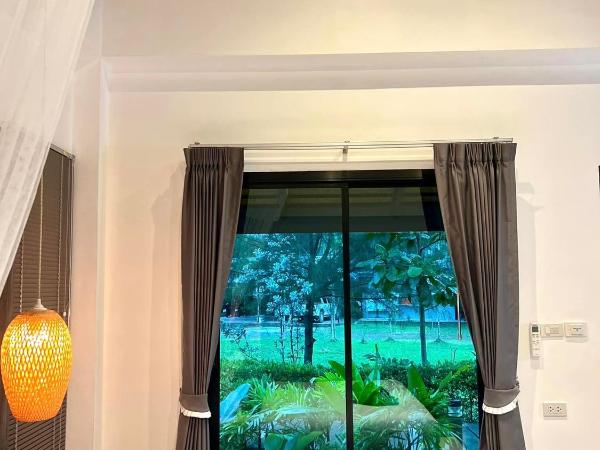 The Mantra Navi : photo 8 de la chambre chambre double deluxe avec balcon