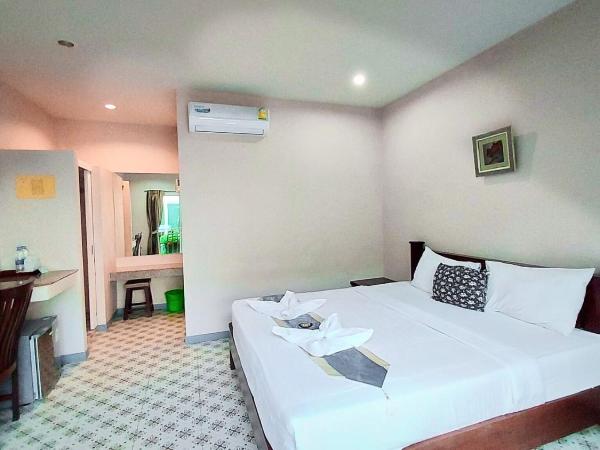 Baanloksouylokchay : photo 5 de la chambre chambre double ou lits jumeaux supérieure - vue sur jardin