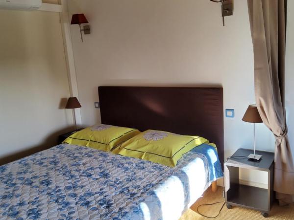 Le clos d'André : photo 3 de la chambre chambre triple avec salle de bains privative