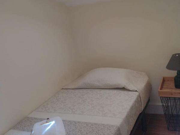 Sweet Love Family Budget : photo 1 de la chambre chambre simple avec salle de bains extérieure privative