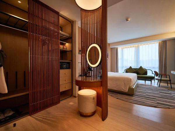 Hotel Indigo Hangzhou Uptown,Close to Westlake , boutique design hotel with freeflow minibar : photo 3 de la chambre chambre lit king-size premium