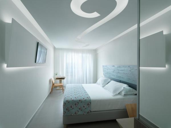 Melrose Rethymno by Mage Hotels : photo 2 de la chambre chambre premium – vue latérale sur mer