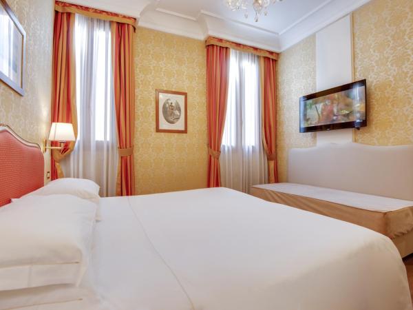 Hotel Antiche Figure : photo 6 de la chambre chambre double supérieure avec lit d'appoint