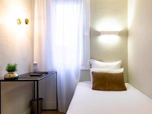 MOKA Hôtel : photo 3 de la chambre petite chambre simple