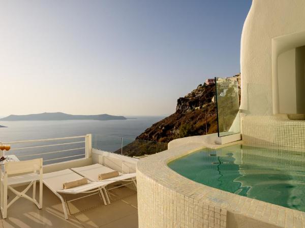 Nefeles Luxury Suites : photo 3 de la chambre grande suite avec jacuzzi - petite piscine