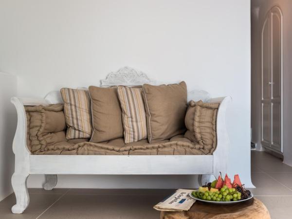Nefeles Luxury Suites : photo 8 de la chambre grande suite avec jacuzzi - petite piscine