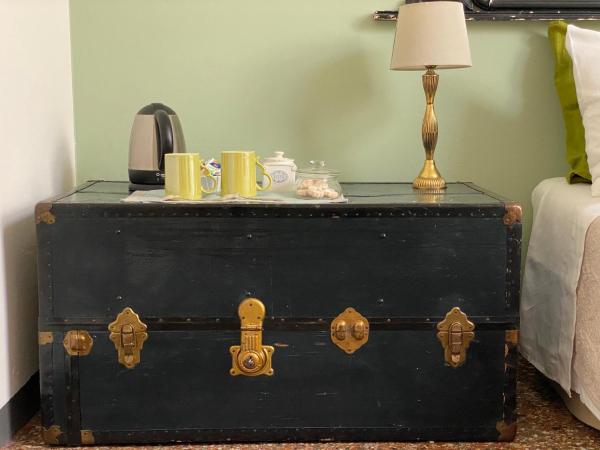 BLQ 01boutique B&B : photo 4 de la chambre chambre double ou lits jumeaux avec salle de bains