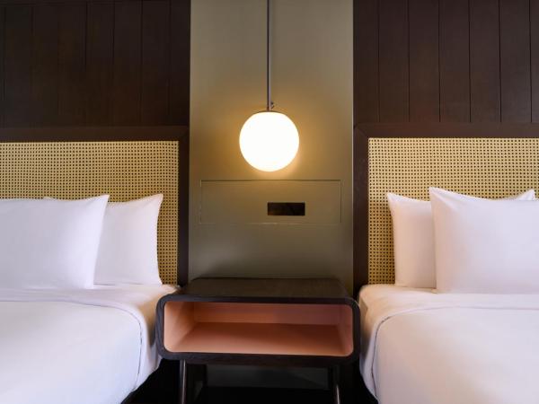 Hotel Renew : photo 1 de la chambre hébergement standard avec 2 lits doubles