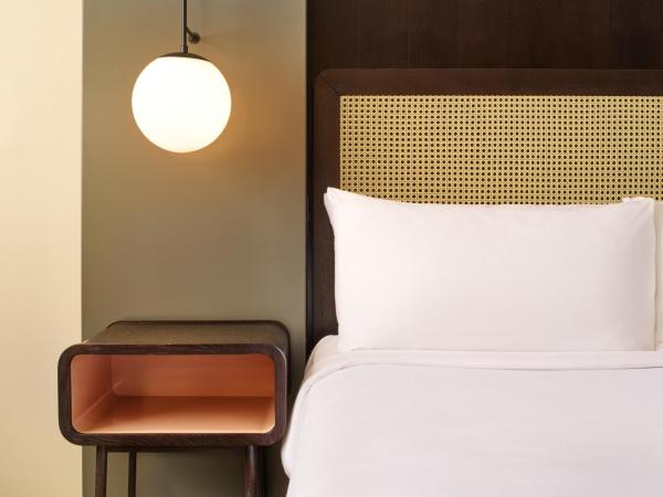 Hotel Renew : photo 3 de la chambre chambre lit king-size standard