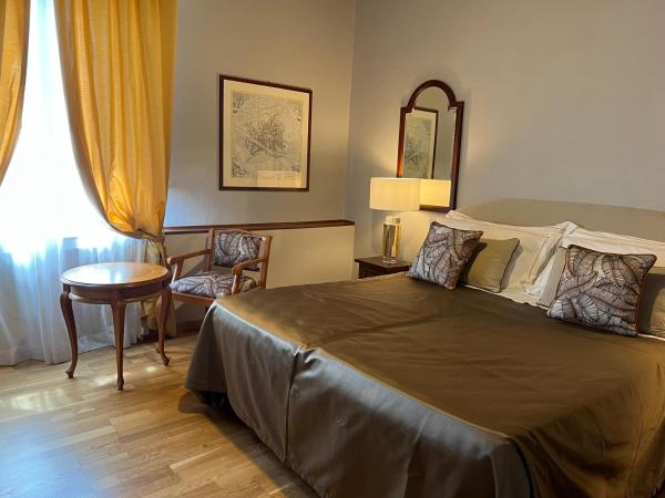 Hotel Villani : photo 5 de la chambre chambre double ou lits jumeaux deluxe - vue sur ville 