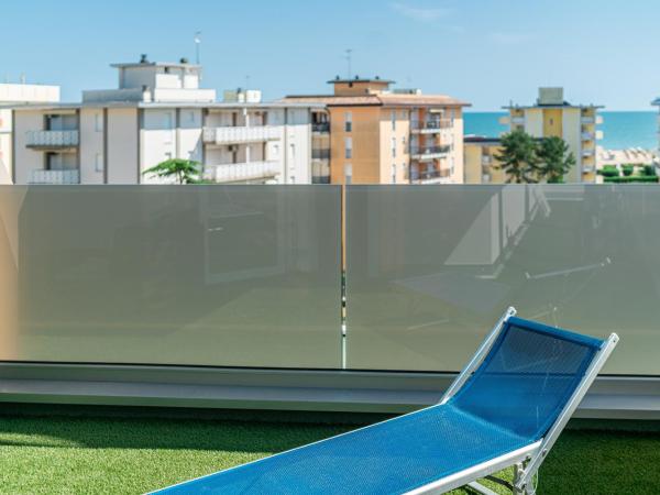 Hotel Alexander : photo 6 de la chambre chambre familiale - vue sur mer