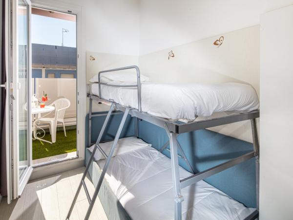 Hotel Alexander : photo 4 de la chambre chambre familiale - vue sur mer