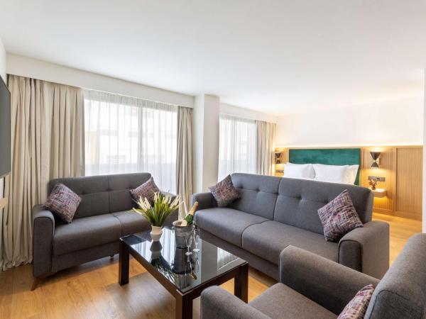 Best Western Plus Casablanca City Center : photo 8 de la chambre suite lit king-size avec canapé-lit - non-fumeurs