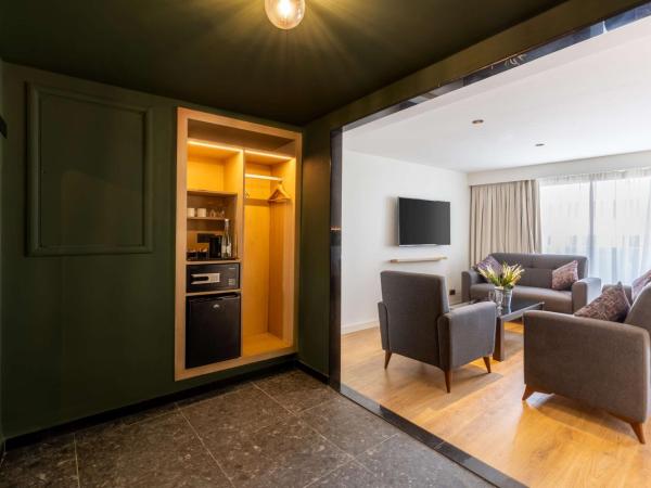 Best Western Plus Casablanca City Center : photo 5 de la chambre suite lit king-size avec canapé-lit - non-fumeurs