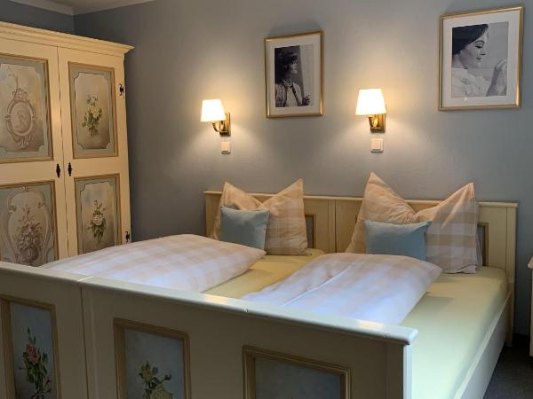 Koller, Pension Haus : photo 8 de la chambre chambre double ou lits jumeaux avec baignoire