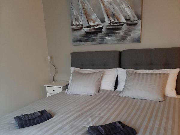 Villa Kungssten : photo 4 de la chambre chambre double ou lits jumeaux standard avec balcon