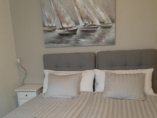 Villa Kungssten : photo 5 de la chambre chambre double ou lits jumeaux standard avec balcon