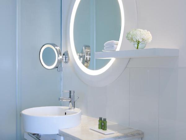 Sofitel Dubai Jumeirah Beach : photo 1 de la chambre chambre supérieure avec 2 lits simples - vue partielle sur mer - accès à la piscine