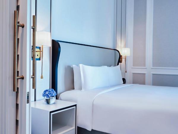 Sofitel Dubai Jumeirah Beach : photo 7 de la chambre suite lit king-size junior - vue partielle sur mer - accès au club