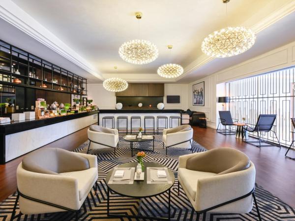 Sofitel Dubai Jumeirah Beach : photo 10 de la chambre suite lit king-size prestige - vue partielle sur mer - accès au club 