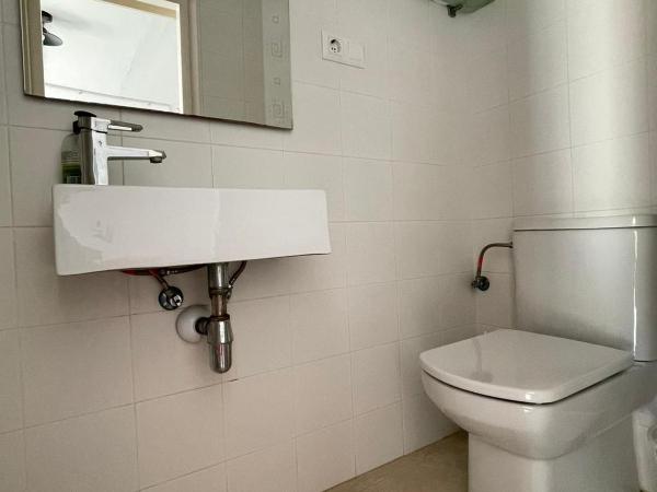 P&R hostals Maria Rosa : photo 3 de la chambre chambre double avec balcon