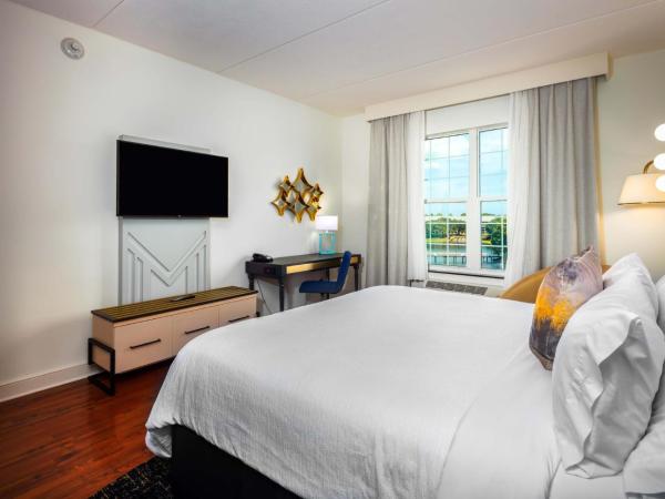 Hotel Indigo Jacksonville-Deerwood Park, an IHG Hotel : photo 9 de la chambre chambre lit king-size
