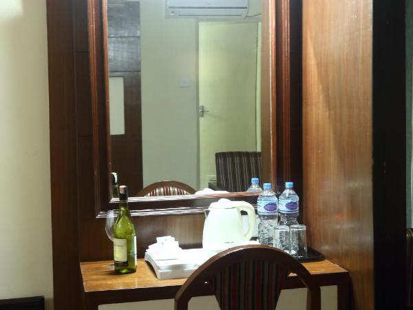 Hotel Woodland Kathmandu : photo 5 de la chambre chambre familiale (2 adultes et 2 enfants)