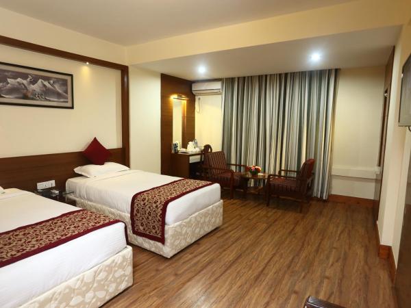 Hotel Woodland Kathmandu : photo 2 de la chambre chambre familiale (2 adultes et 2 enfants)