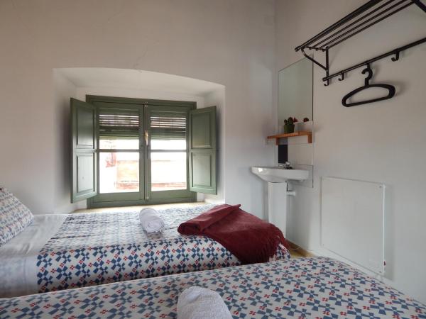 Hostel La Corredera : photo 7 de la chambre chambre double ou lits jumeaux
