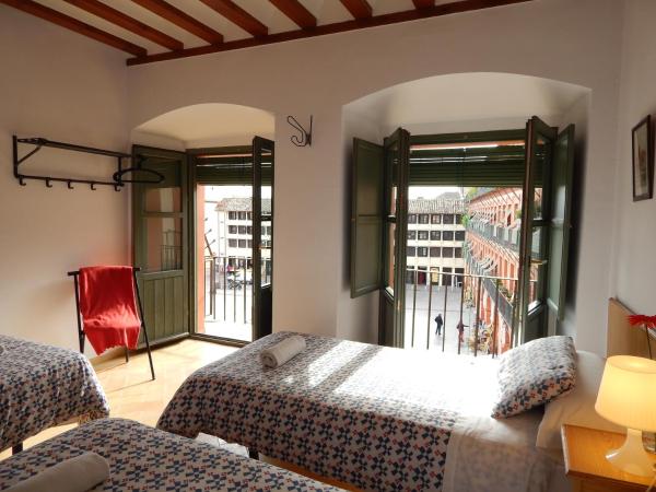 Hostel La Corredera : photo 2 de la chambre chambre triple