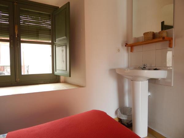 Hostel La Corredera : photo 3 de la chambre chambre simple