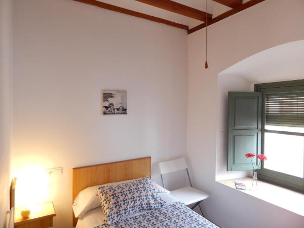 Hostel La Corredera : photo 1 de la chambre chambre simple