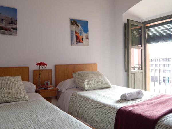 Hostel La Corredera : photo 3 de la chambre chambre double ou lits jumeaux