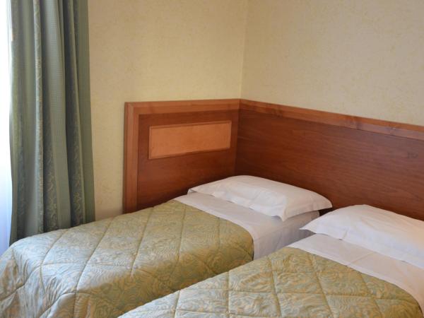 Hotel Mia Cara & Spa : photo 9 de la chambre petite chambre lits jumeaux