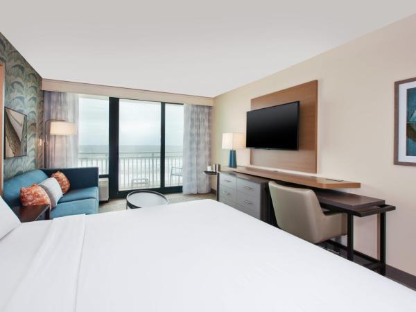 Holiday Inn Va Beach-Oceanside 21st St, an IHG Hotel : photo 7 de la chambre chambre lit king-size adaptée aux personnes malentendantes - non-fumeurs