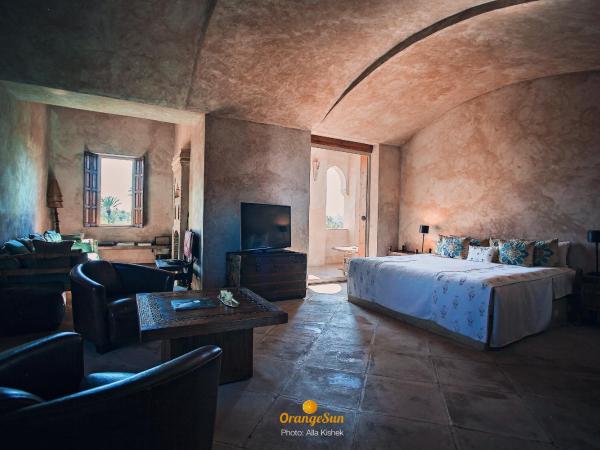 Ksar Char-Bagh Small Luxury Hotels : photo 4 de la chambre appartement 2 chambres avec piscine - la tour