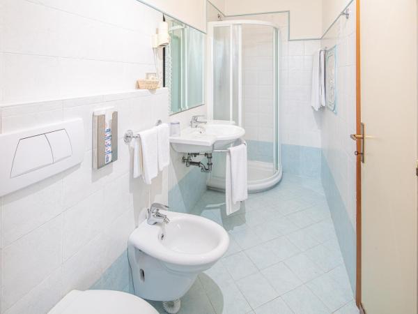 Hotel Alexander : photo 3 de la chambre chambre deluxe