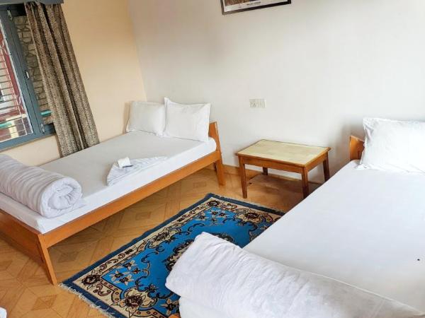 Hotel Mountain View - Lakeside Pokhara : photo 4 de la chambre chambre double standard