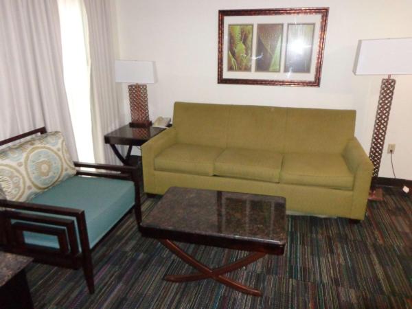 SureStay Plus by Best Western Orlando Lake Buena Vista : photo 2 de la chambre suite 2 chambres avec 1 lit king-size et 2 lits queen-size