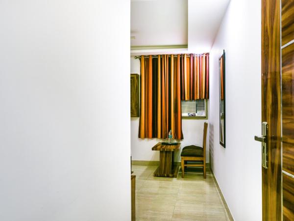 Hotel Pearl - Mahipalpur Delhi Airport : photo 7 de la chambre petite chambre double