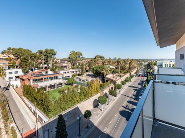 Astari : photo 9 de la chambre  chambre familiale avec balcon - vue sur ville